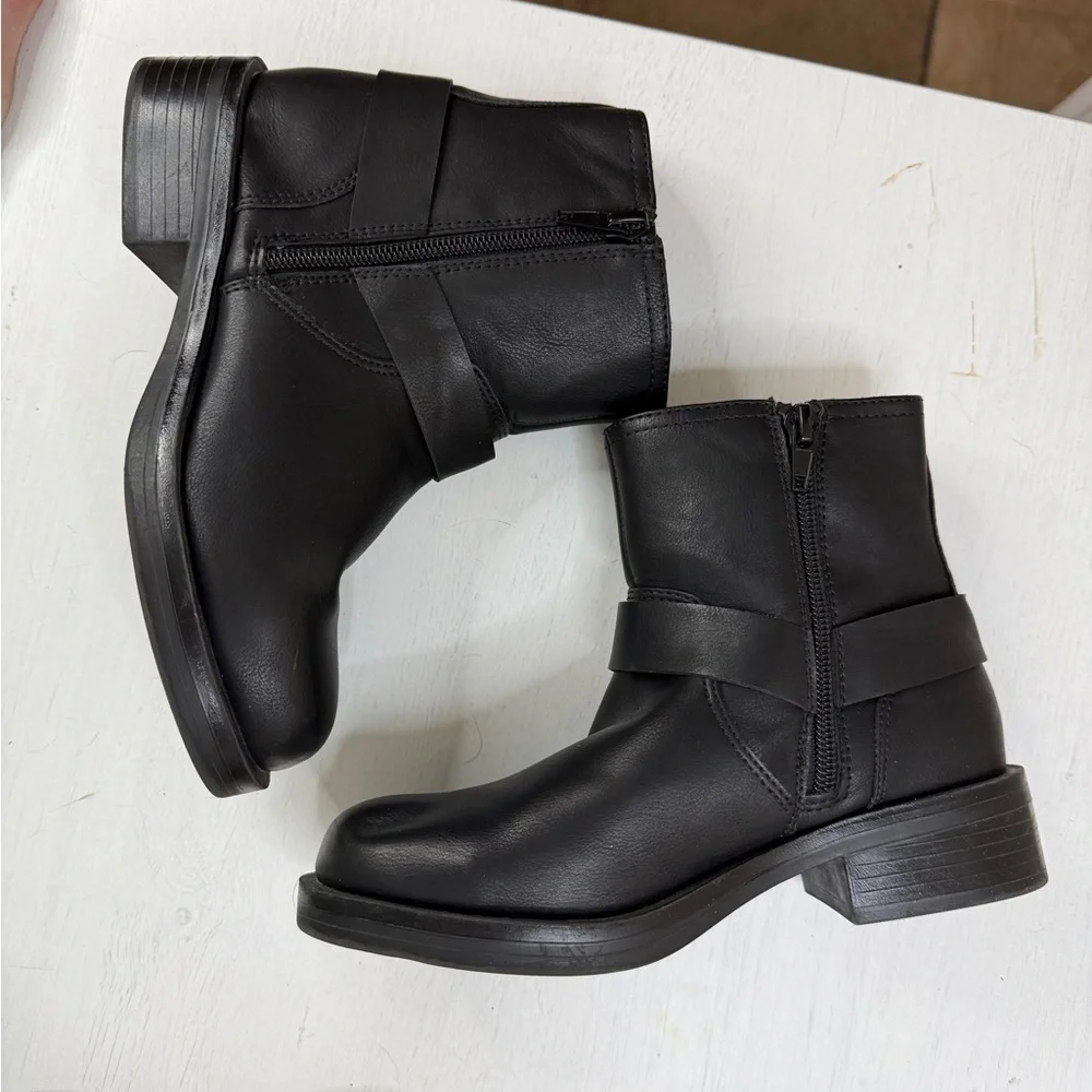 STEVE MADDEN Jengine Harness Moto Boots Girl sz 1
